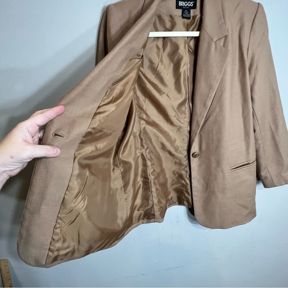 Briggs lightweight camel wool button front blazer size 6p - Picture 8 of 12